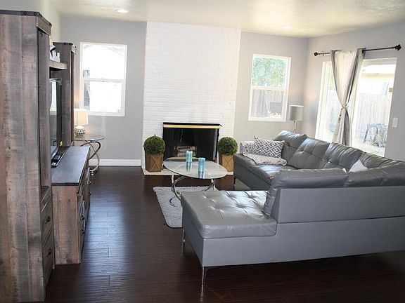 3rd image of 6130 Inglewood Ave