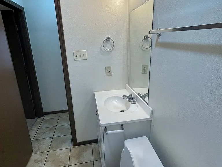 2319 Elm Park Dr — Photo 7