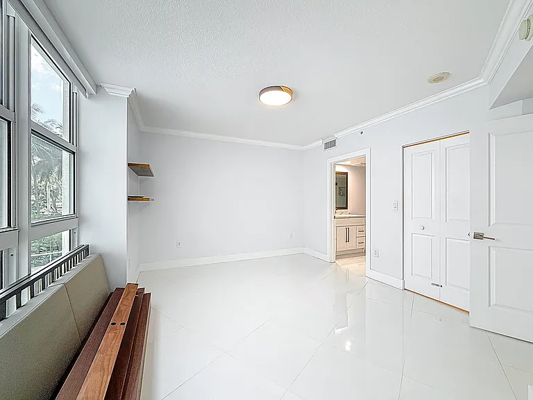 347 N New River Dr E #706 — Photo 21