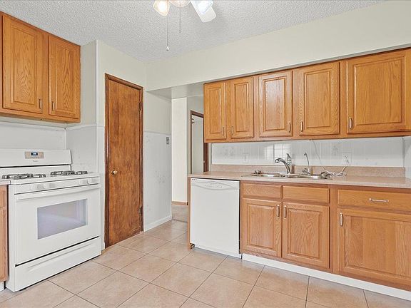 5th image of 1026 Lake Ave