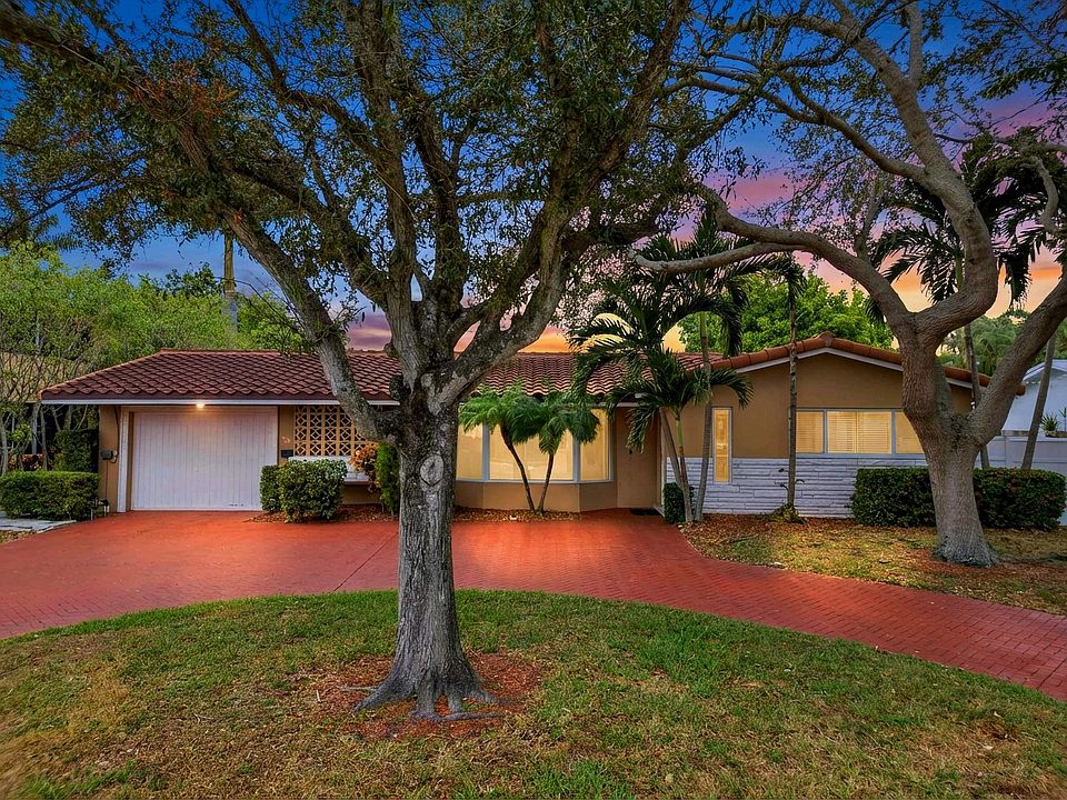 1st image of 1921 NE 28th Ct