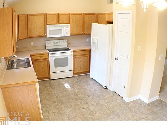 4th image of 2114 Atha Woods Dr