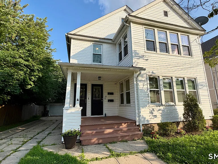 77 Astoria Ave — Photo 2