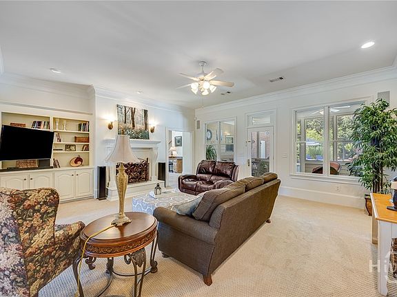 3rd image of 1885 Silver Oak Drive