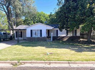 209 E Magnolia Dr, Mount Pleasant, TX 75455