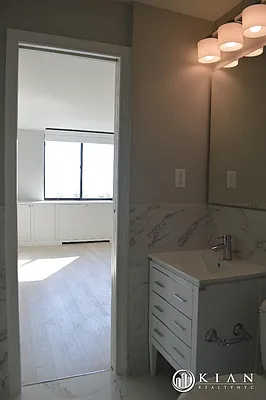 Rented by Kian Realty | media 27