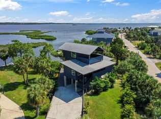 10701 Pine Island Dr, Weeki Wachee, FL 34607