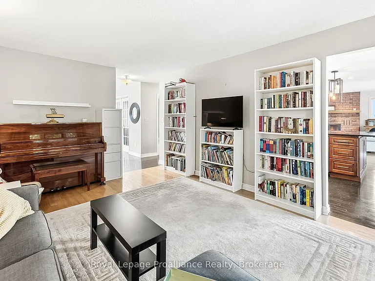37 Ravine Dr — Photo 21