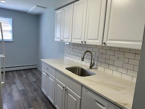 2nd image of 500-502 West Ave #B02