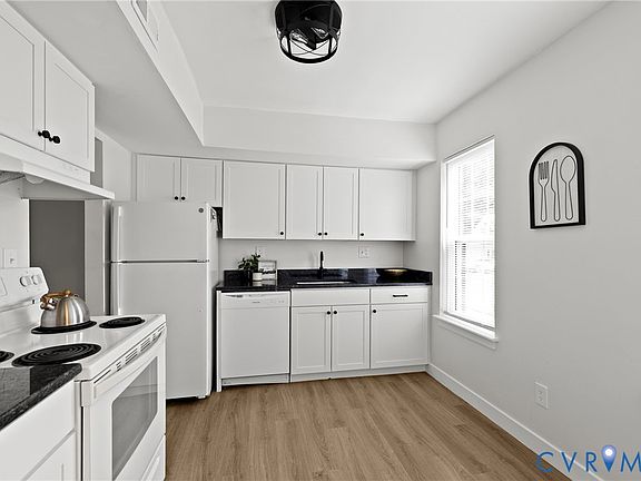 3rd image of 1625 Congressional Ct
