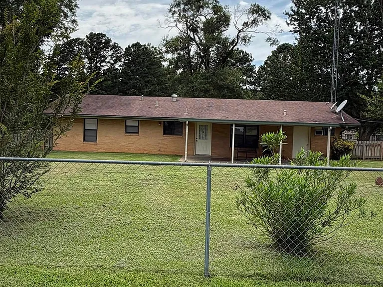 18450 Highway 110 N — Photo 17