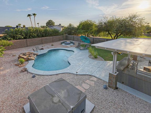 Entertainer's Delight back yard!