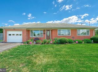 1 Kensington Dr, Camp Hill, PA 17011