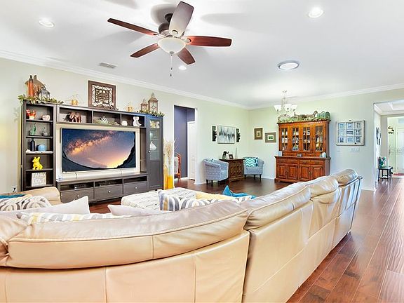 4th image of 109 Los Arbor Dr
