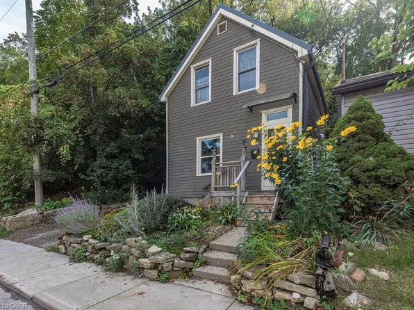 210 Charlton Ave E, Hamilton, ON L8N 1Z1
