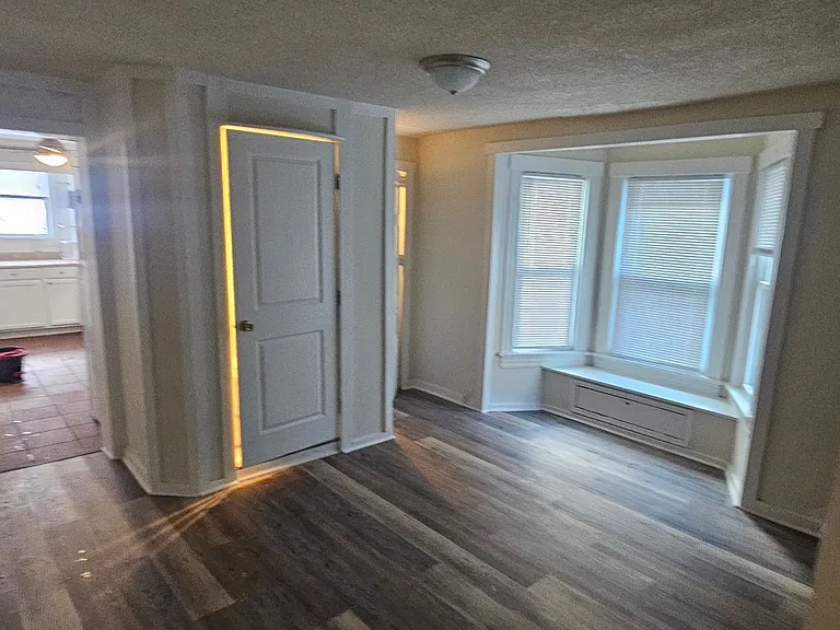 475 Goethe St — Photo 4