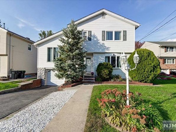 Bergenfield NJ Single Family Homes For Sale - 24 Homes | Zillow