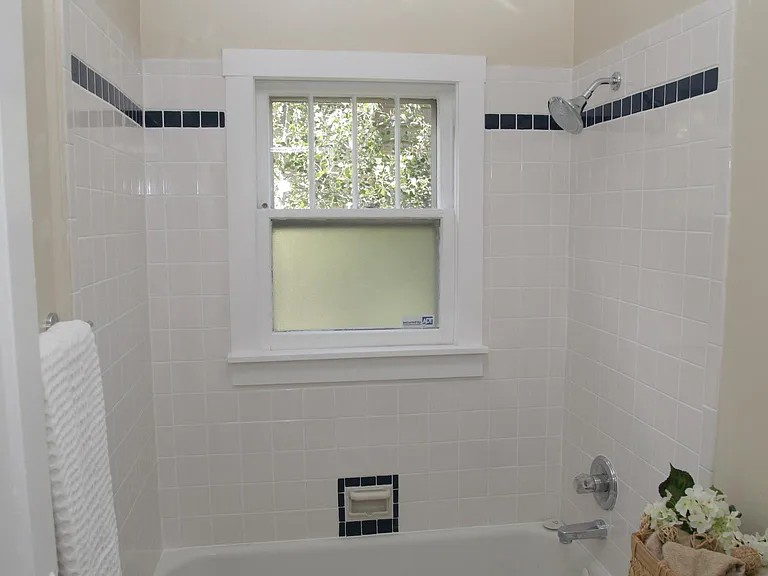 1202 Garfield St — Photo 5