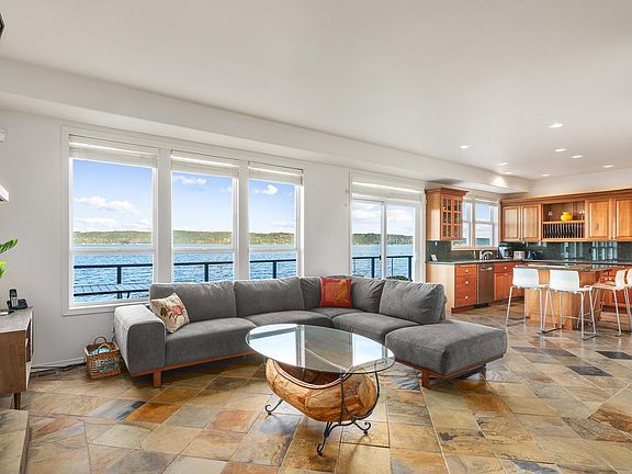 4th image of 2801 Tillicum Beach Dr