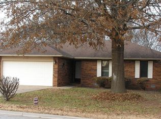 1045 W Lindberg St, Springfield, MO 65807
