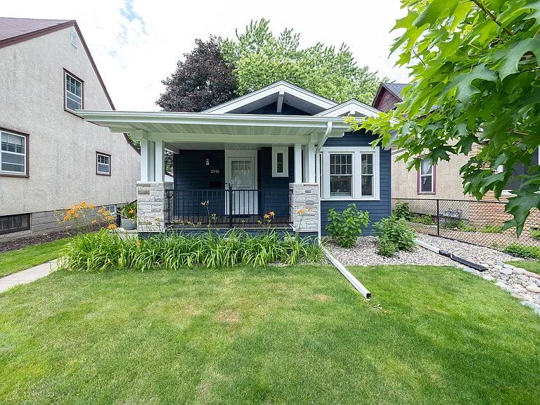 2916 Johnson St NE — Photo 1
