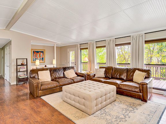 2nd image of 1325 Highland Rd