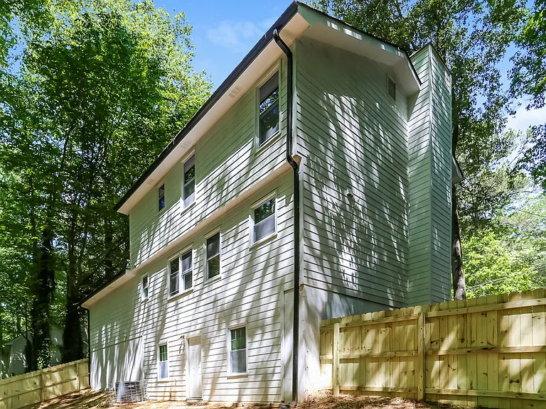 275 Oak St — Photo 18