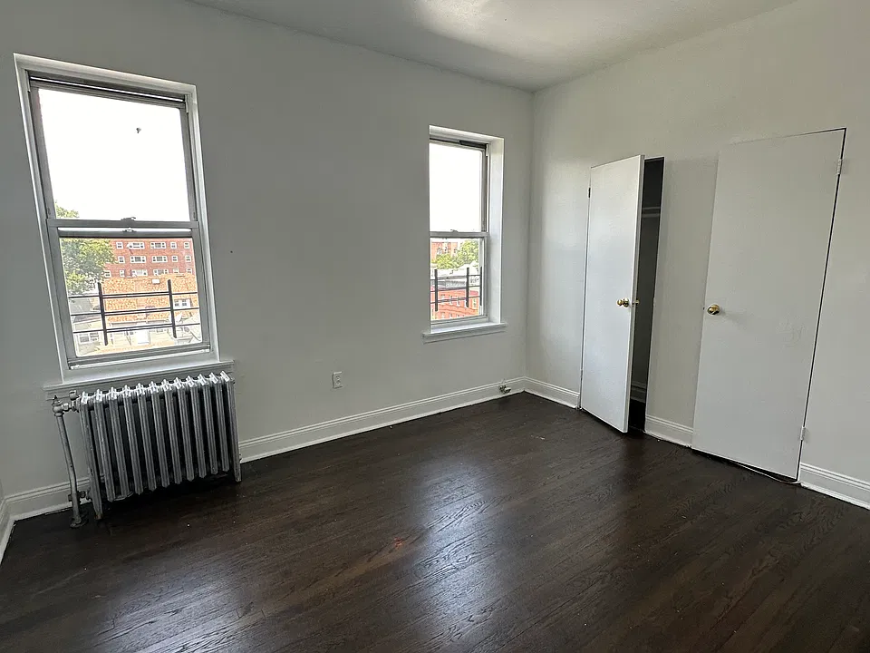 31 Kensington Ave #B2