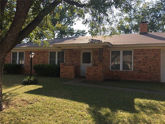 2nd image of 1834 Richland Dr