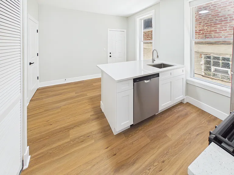 2824 W Cermak Rd #GF — Photo 7