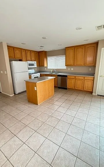 11249 Alga Ct — Photo 2