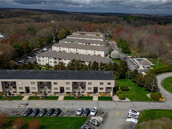 3rd image of 196 Old River Rd APT 8F