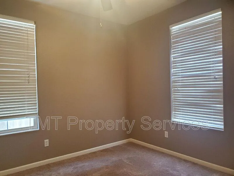 3 bed, 2.5 bath, 1641 sqft, $2,700 — Photo 4