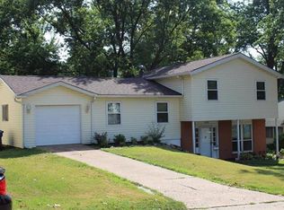 10992 Saxonhall Dr, Bridgeton, MO 63044