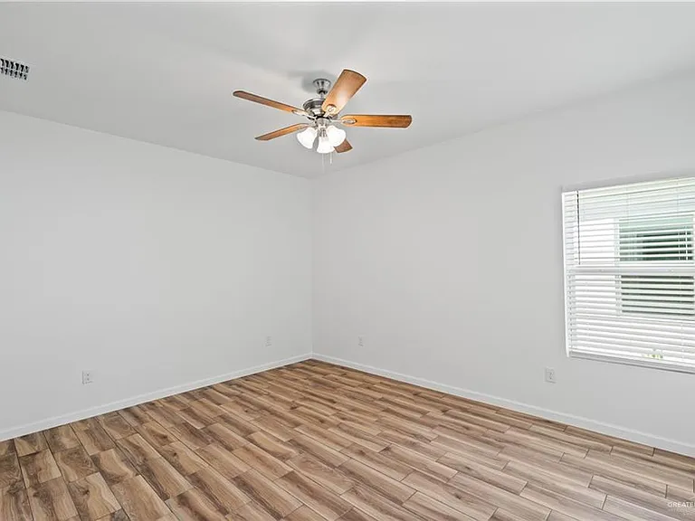 2104 E San Andrea St #4 — Photo 8