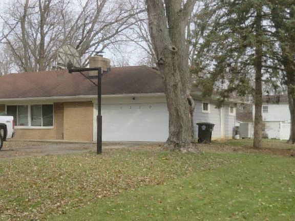 3rd image of 1310 Pinehurst Dr