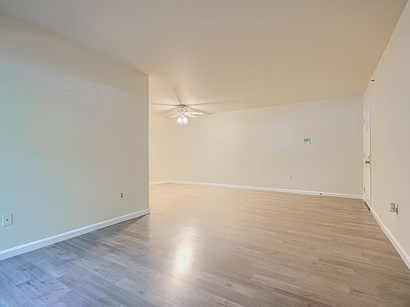 5th image of 201 Star Pointe Ct