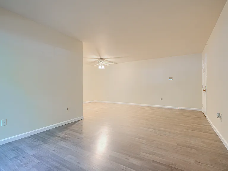 201 Star Pointe Ct — Photo 5