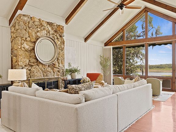 2nd image of 589 NW Harris Lake Dr