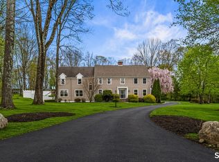 35 Aarons Court, Ridgefield, CT 06877