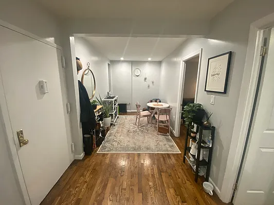 Rented by Premier Metro Realty Corp | media 8