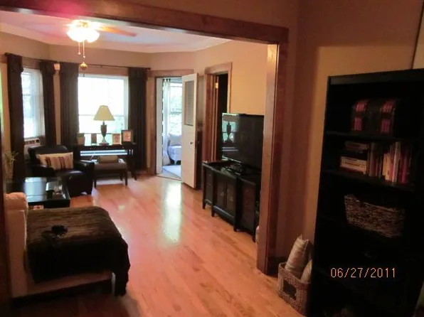 311 Wisconsin Ave #2, Oak Park, IL 60302