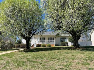 601 Helms Dr, Lowell, NC 28098