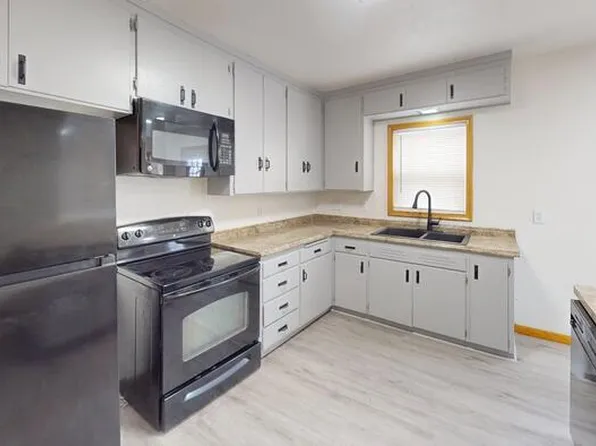 1734 N 7th St, Bismarck, ND 58501