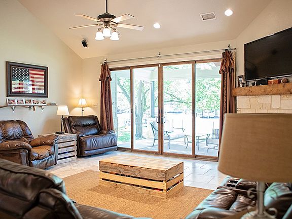 3rd image of 288 Shady Shores Dr