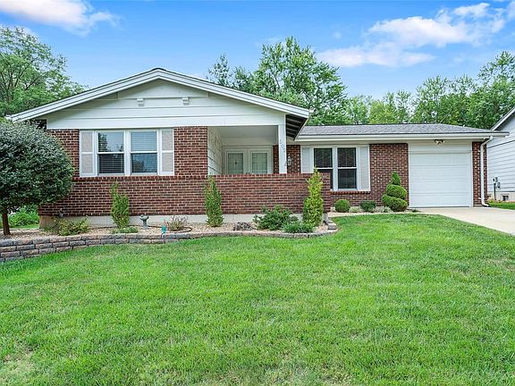 3rd image of 502 Arborwood Dr