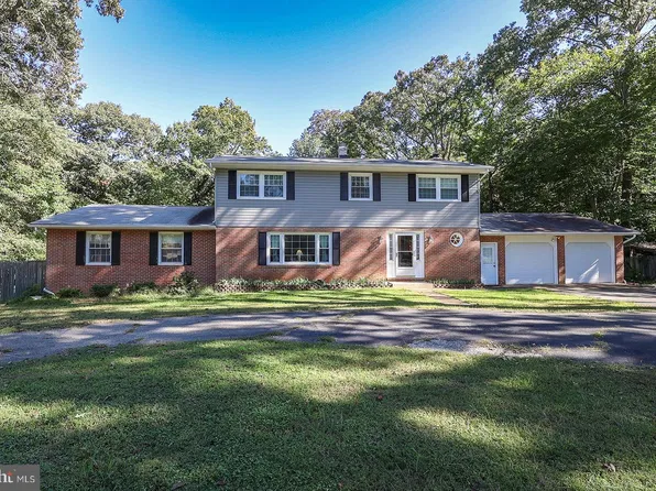 45395 Baringer Dr, California, MD 20619