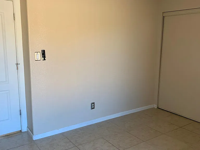 7134 W Becker Ln — Photo 5
