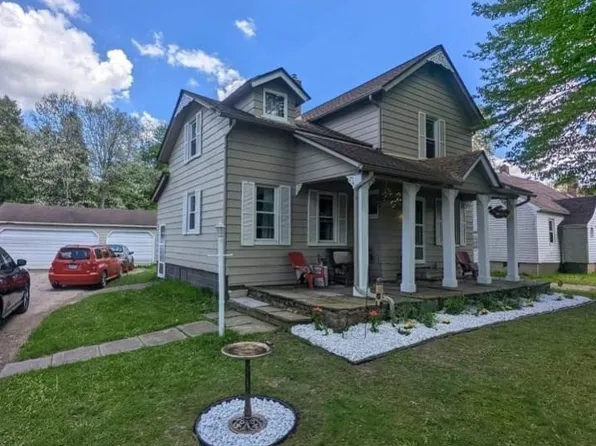 580 Ruth Ave, Leavittsburg, OH 44430