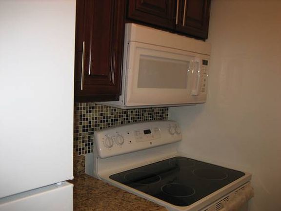 4th image of 26 Fieldstone Dr APT 2A